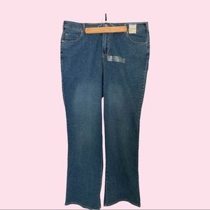 🎉 Host Pick 🎉 NWT Bootcut Jeans, Denim Lite, Size 16T by Avenue